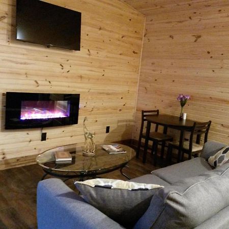 132 Catherine Park #1 Cozy Romantic Cabin On The Creek Villa Хот Спрингс Екстериор снимка